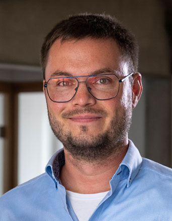 images/unternehmen/VALORIS_UnserUnternehmen_Portrait_PhilippNitschke.jpg#joomlaImage://local-images/unternehmen/VALORIS_UnserUnternehmen_Portrait_PhilippNitschke.jpg?width=342&height=440