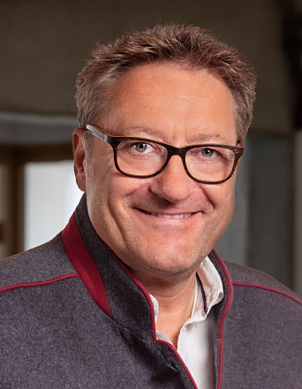 images/unternehmen/VALORIS_UnserUnternehmen_Portrait_RobertSchlamp.jpg#joomlaImage://local-images/unternehmen/VALORIS_UnserUnternehmen_Portrait_RobertSchlamp.jpg?width=342&height=440